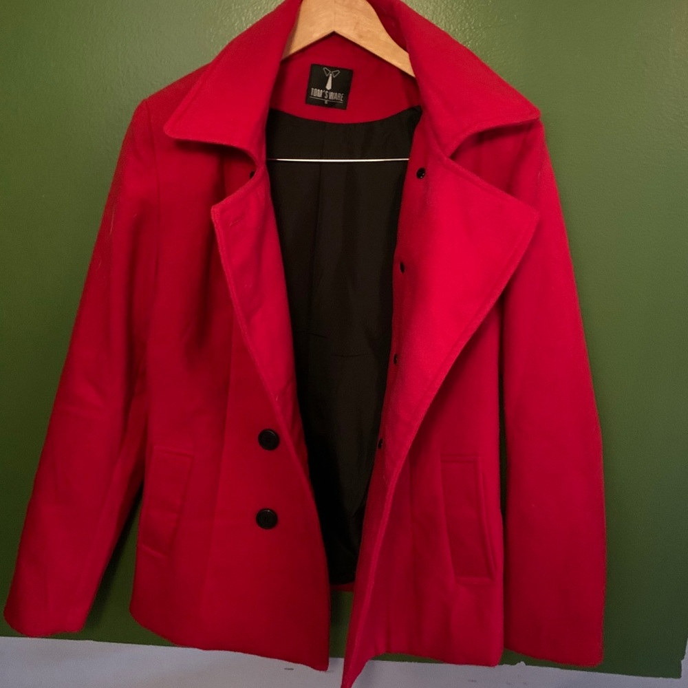 Red coat - Picture 3 of 3